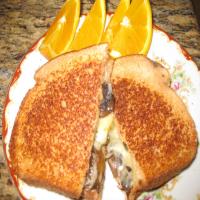 Mushroom and Pepper Cheese Toastie (Grilled Cheese Sandwich_image