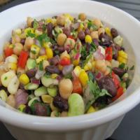 South-West Salad With Corn and Black Beans_image