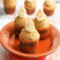 Pumpkin Muffins Filled With Spiced Marshmallow Cream_image