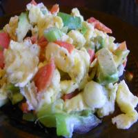 Soft Scrambled Eggs With Smoked Salmon and Avocado_image