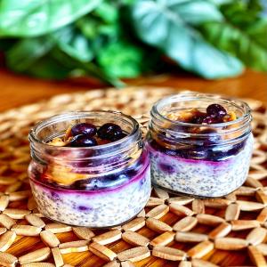 Protein Powder Overnight Oats with Blueberries and Peanut Butter_image
