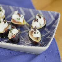 Goat Cheese Crostini with Cacao Nibs and Fresh Figs image