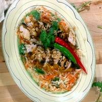 Grilled Tandoori-Spiced Chicken over Green Papaya Salad_image