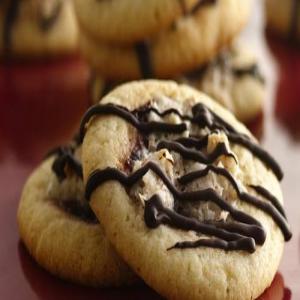 Raspberry Topped Macaroon Cookies_image