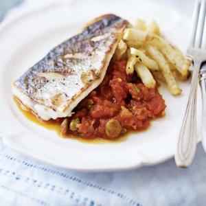 Pan-fried sea bass with puttanesca sauce & celeriac chips_image