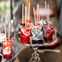 Marshmallow Web Candied Apples_image