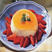 Buttermilk Panna Cotta with Sweetened Strawberries_image
