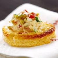 Spanish Olive and Cream Cheese Canapes_image