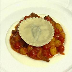 Maui Onion and Goat Cheese Tortellini with Currant Tomato and Porcini Sauce_image