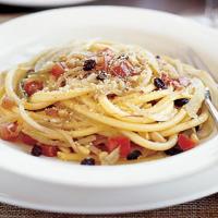 Pasta with Anchovies, Currants, Fennel, and Pine Nuts image