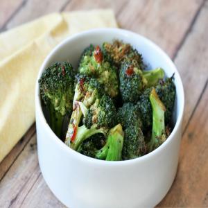 Air Fryer Broccoli with Sweet Chili Sauce_image