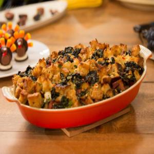 Country Bread Stuffing with Goat Cheese, Kale and Bacon_image