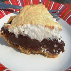 Chocolate Pie with Meringue_image