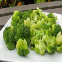 Simple Steamed Broccoli image