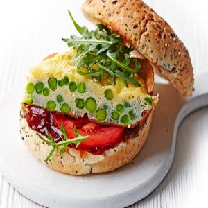 Cheesy omelette burgers_image