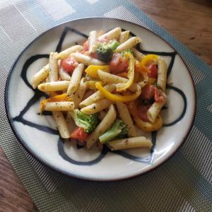 Linguini with Broccoli and Red Peppers_image