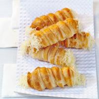 Puff Pastry Rolls with Cheese Filling_image