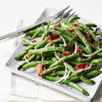 Grilled Green Beans with Bacon Vinaigrette_image