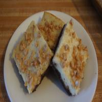 Toffee-Topped Cheesecake Bars_image