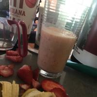 Fresh Strawberry Banana Sunrise Smoothie With Truvia® Natural Sweetener_image