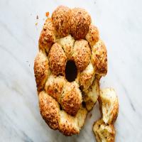 Cheesy Garlic-Potato Monkey Bread_image