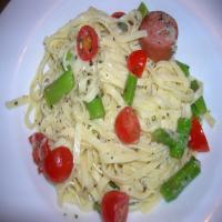 Pasta With Asparagus and Fresh Tomato Sauce image