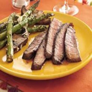 Grilled Balsamic- and Roasted Garlic-Marinated Steak_image