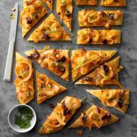Chipotle Focaccia with Garlic-Onion Topping_image