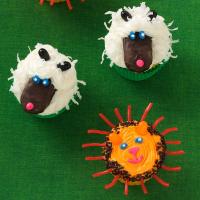 Lion and Lamb Cupcakes image