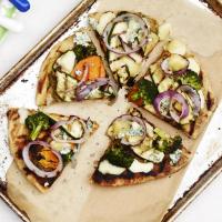 Individual Grilled Veggie Pizzas_image