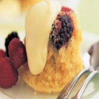 Mixed berry sponge puddings_image