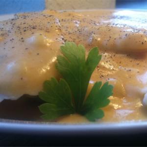 Cheese Ravioli with Pumpkin Sage Sauce_image