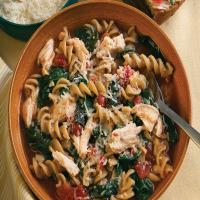 Chicken, Pasta, And Spinach Soup_image