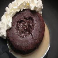 Molten Chocolate Cakes With Irish Cream_image