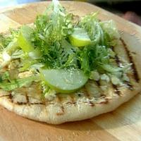 Piadini with Apples, Honey, and Blue Cheese_image