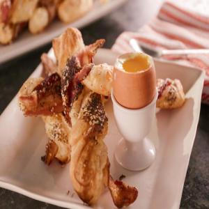 Bacon-Cheddar Twists with Soft-Cooked Eggs_image