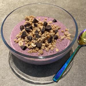 Protein Smoothie Bowl with Berries, Chocolate Chips, and Granola_image