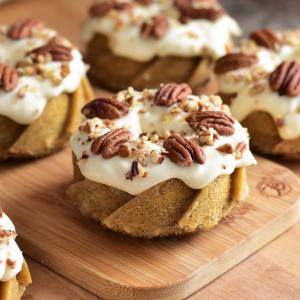 Maple-Pecan Mini Pound Cakes with Maple Cream Cheese Frosting_image