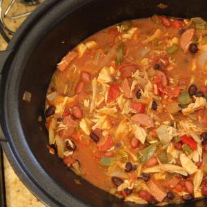 Leftover Rotisserie Chicken and Sausage Chili_image