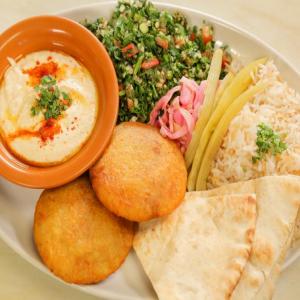 Mediterranean Lunch Platter with Potato Kibbeh_image