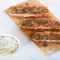 Easy Grilled Cedar Plank Salmon with Creamy Horseradish Sauce_image