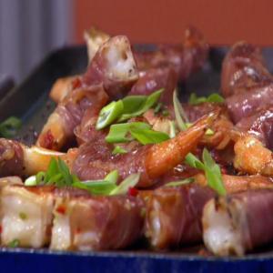 Prosciutto Wrapped Chile Shrimp with Green Onions_image