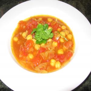 Chickpea and Tomato Soup (Shawrbat An-Nikhi)_image