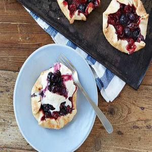 Red, White, and Blue Cherry Pies_image