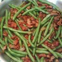 Sauteed Green Beans with Mushrooms, Onion, and Bacon_image