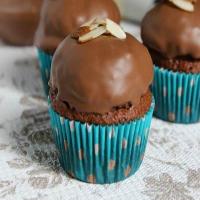Almond Joy Cupcakes_image