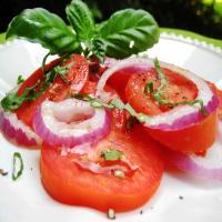 Ww Tomato Salad With Red Onion and Basil 2-Points image