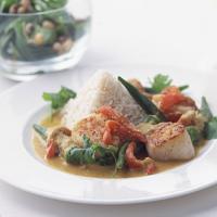 Scallops, Okra, and Tomatoes in Coconut Curry Sauce_image