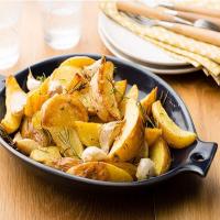 Roasted Yukon Potatoes with Rosemary_image