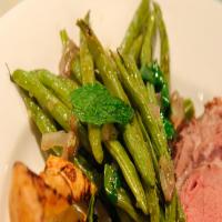 Quick-Roasted Green Beans and Shallots with Garlic and Ginger Juice image